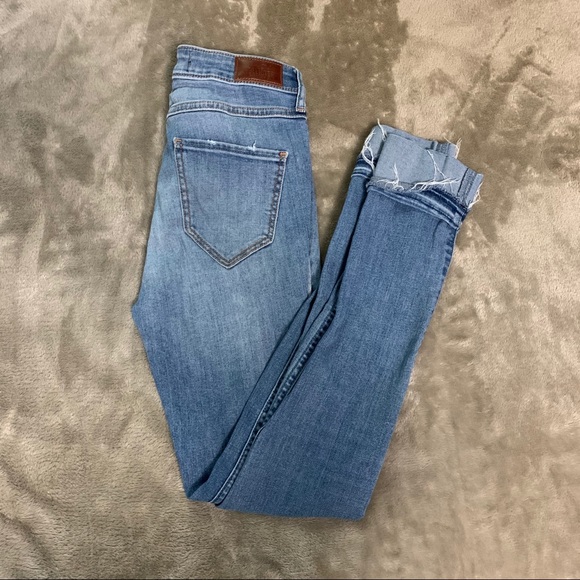Hollister Denim - Hollister High Rise Super Skinny Cuffed Jeans 1S